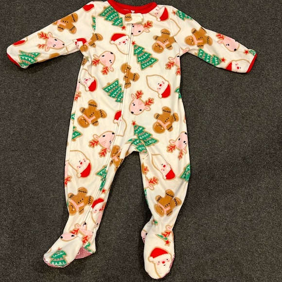 Christmas footed pjs - Picture 1 of 3